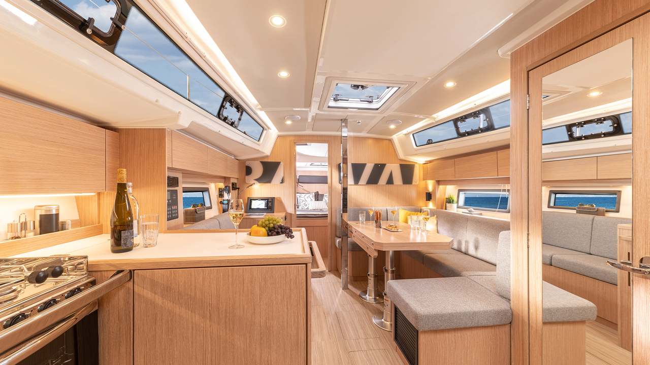 Quadrato e cucina del BAVARIA C38