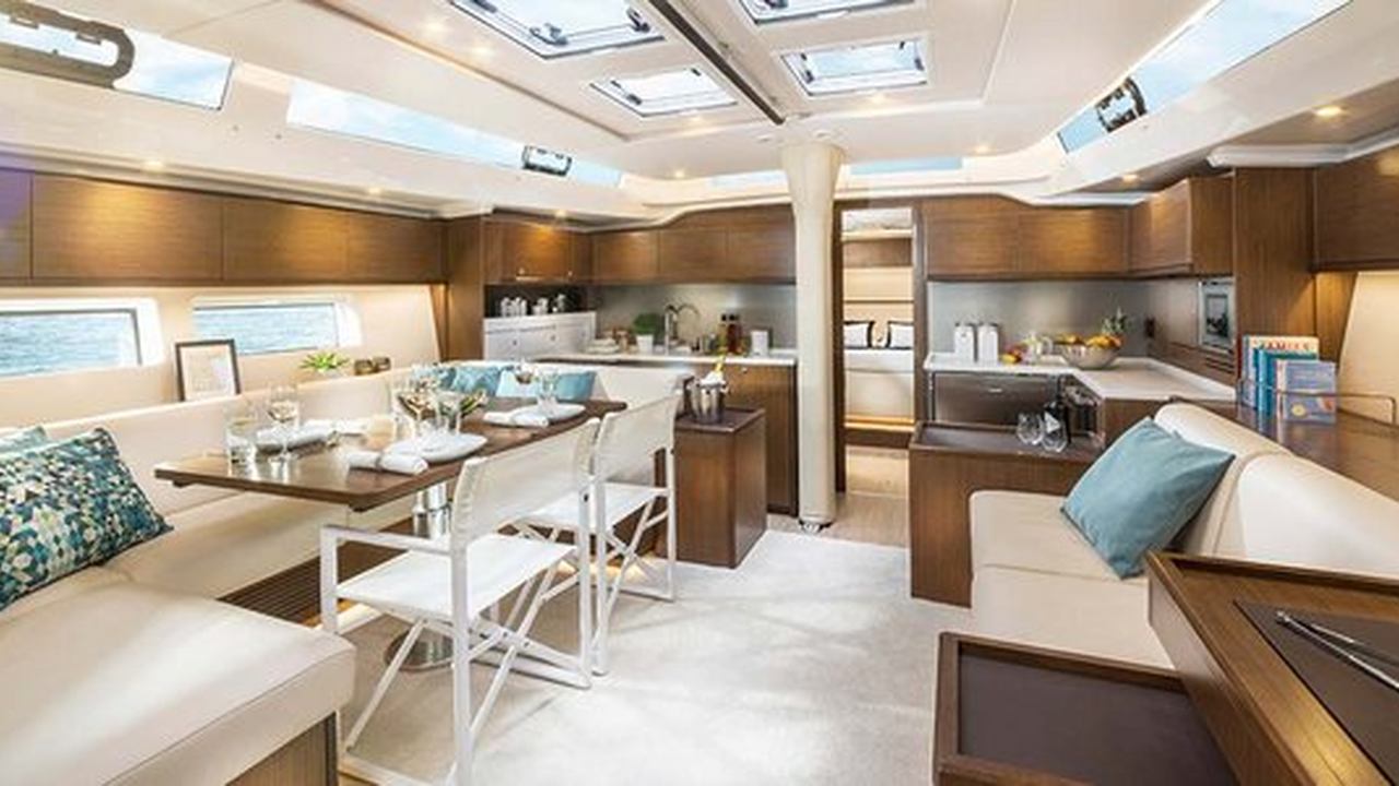 Quadrato e cucina del BAVARIA C57
