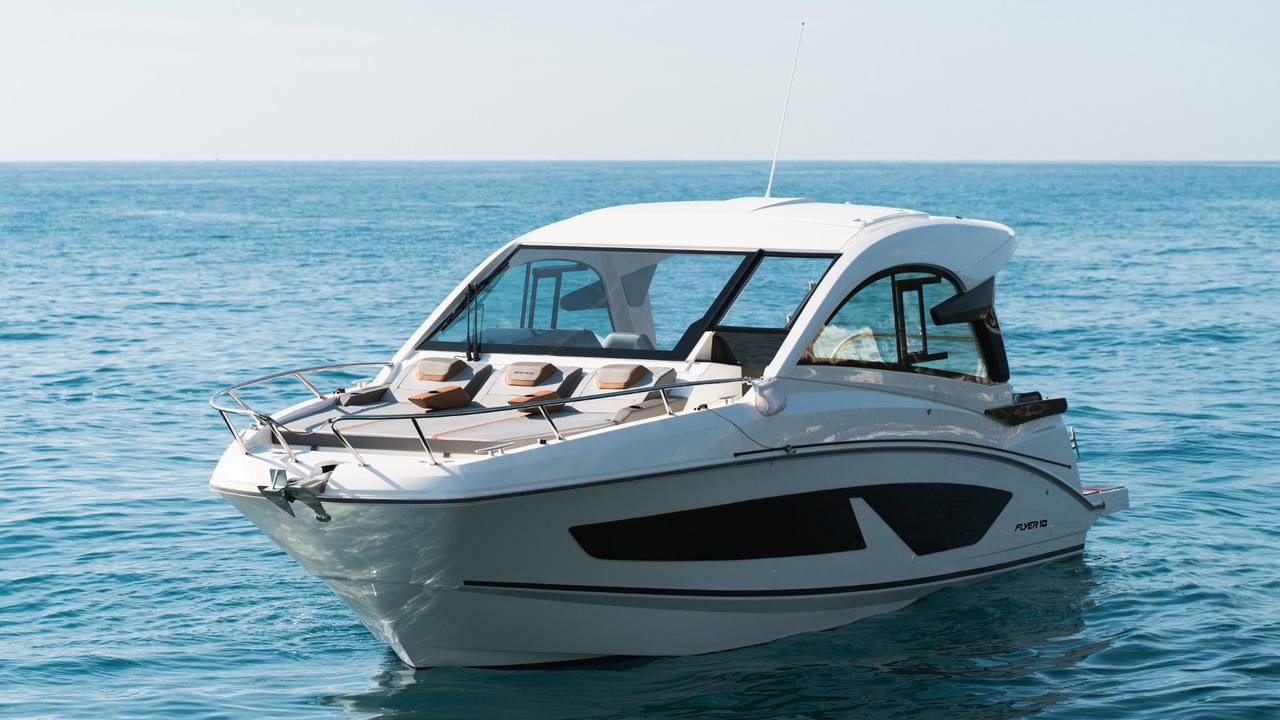 Beneteau Flyer 10 Sport Vue sup&eacute;rieure de l'arc