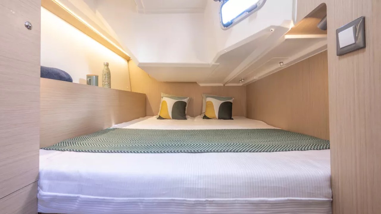 Cabina armatoriale della Oceanis 37.1