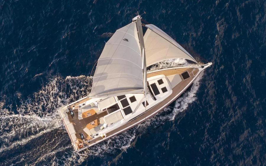 Beneteau Oceanis 52: 30% di pozzetto in più e una carena pensata per navigare — dettaglio 1