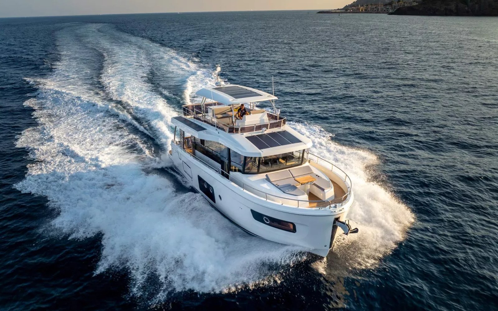 Beneteau Swift Trawler 54: passagemaker moderno con 3.440 litri di gasolio: componenti di coperta