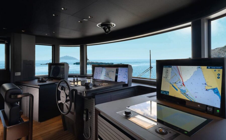 Plancia Team Italia del Custom Line Navetta 38
