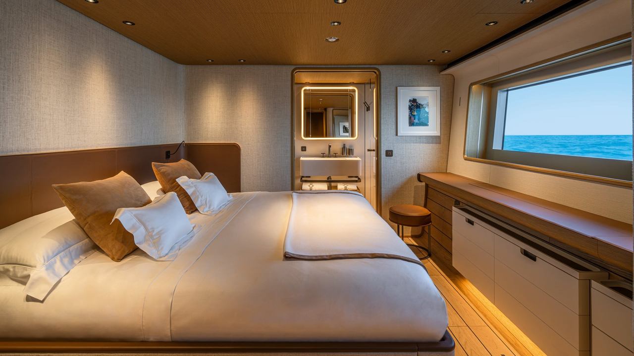 Suite armatoriale del Custom Line Navetta 38