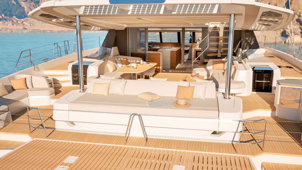 Cockpit arredato del Fountaine Pajot FPY 70S