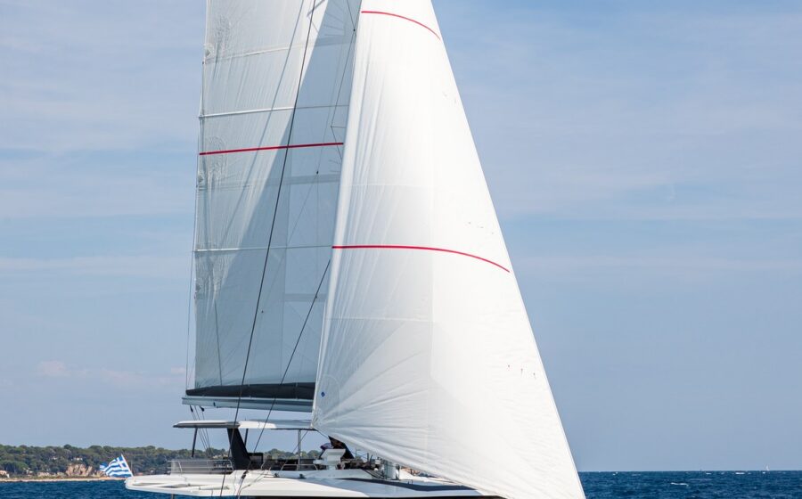 Albero e vele del Fountaine Pajot FPY 80S