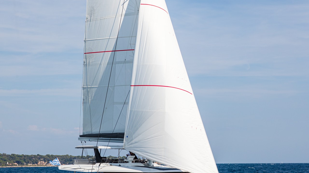 Albero e vele del Fountaine Pajot FPY 80S