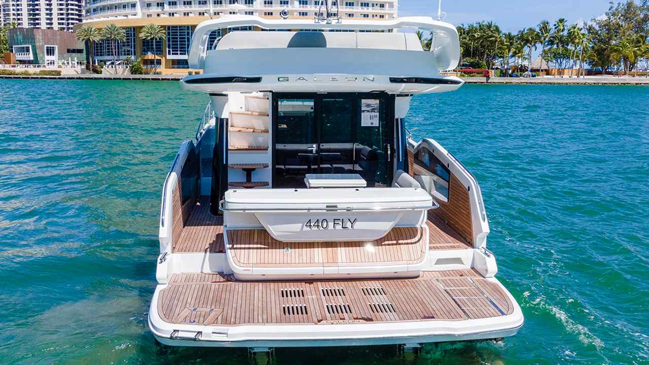 Populaire du Galeon 440 Fly