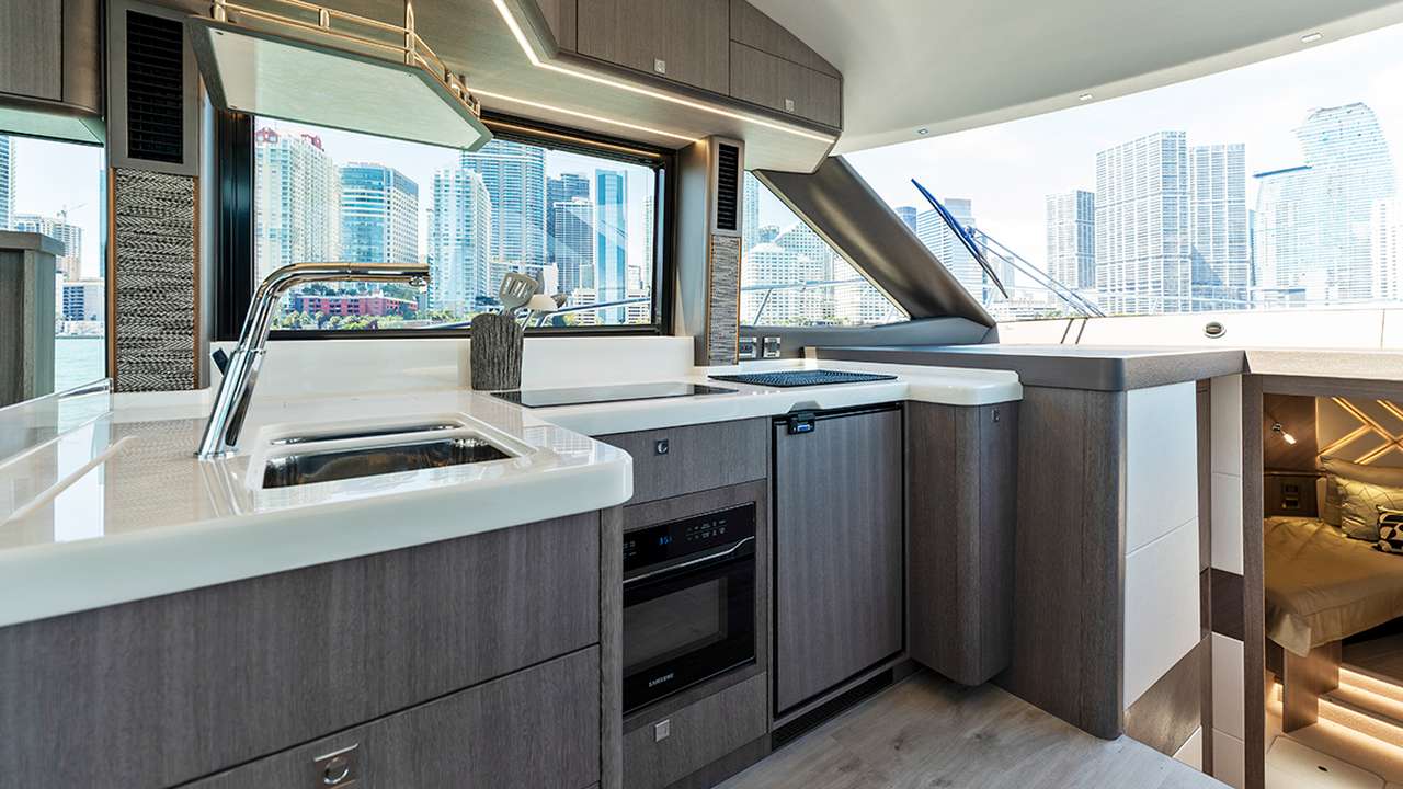 Galeon 440 Cuisine volante