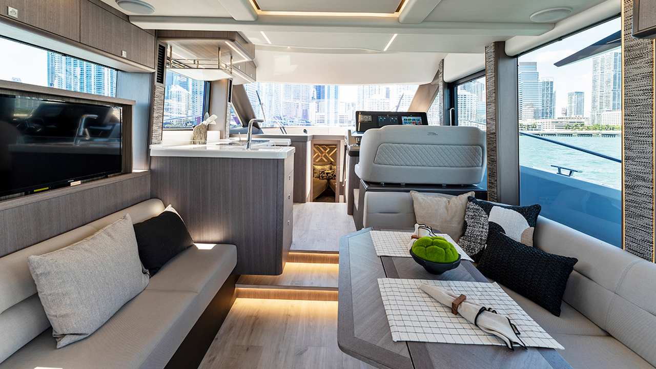 Exposition du Galeon 440 Fly