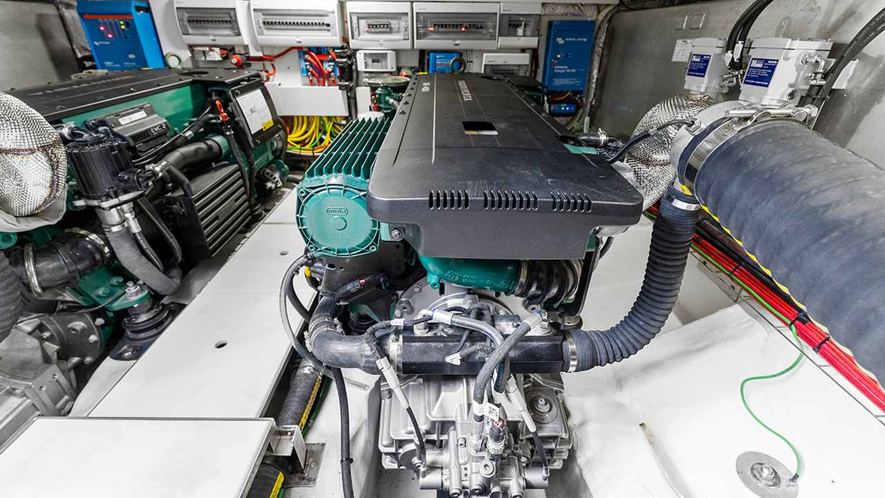 Galeon 440 Salle des machines à voler