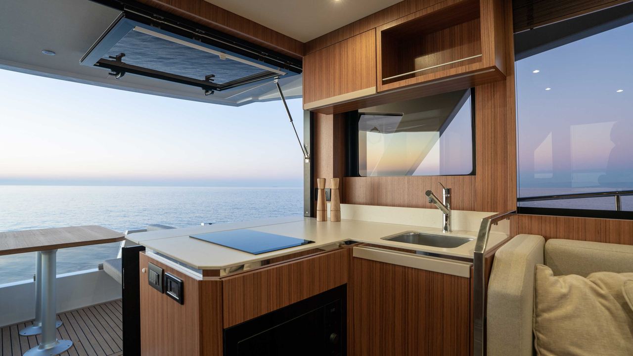 Cuisine donnant sur le puits de Greenline 42