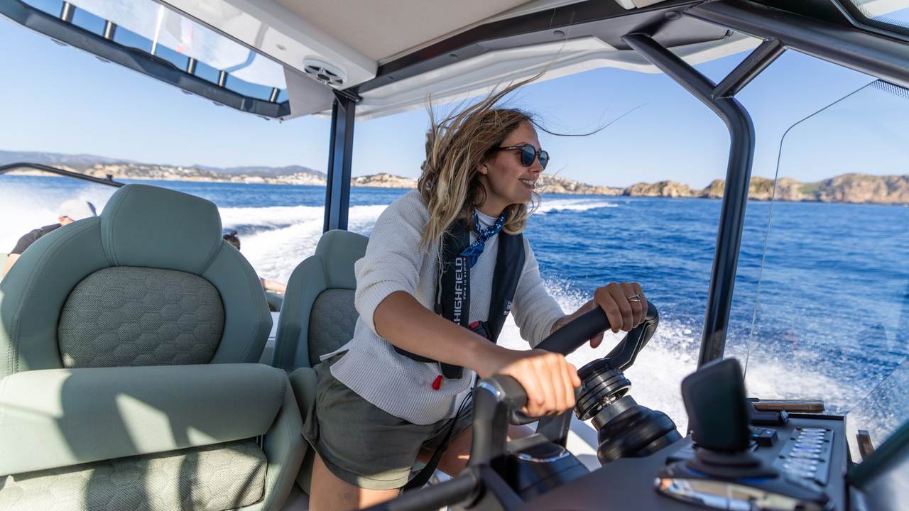 Highfield ADV 9: cabin crossover da 50 nodi e 250 miglia — fotografia 5