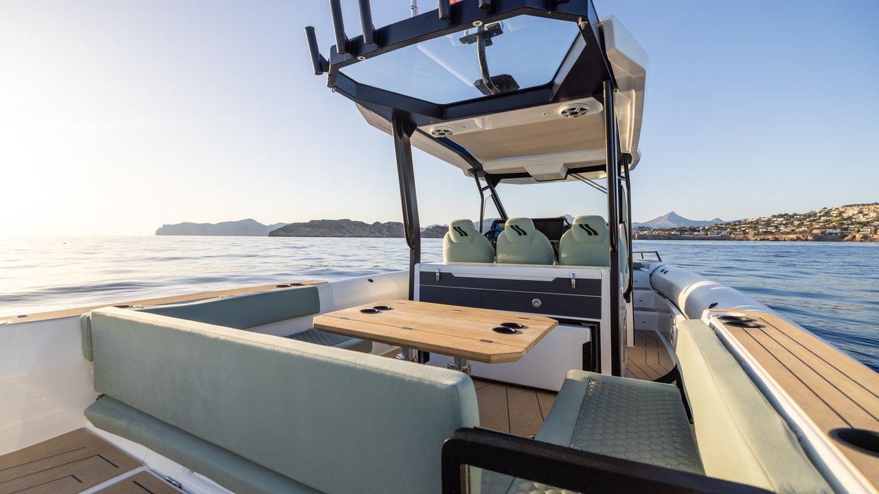 Highfield ADV 9: cabin crossover da 50 nodi e 250 miglia — fotografia 6