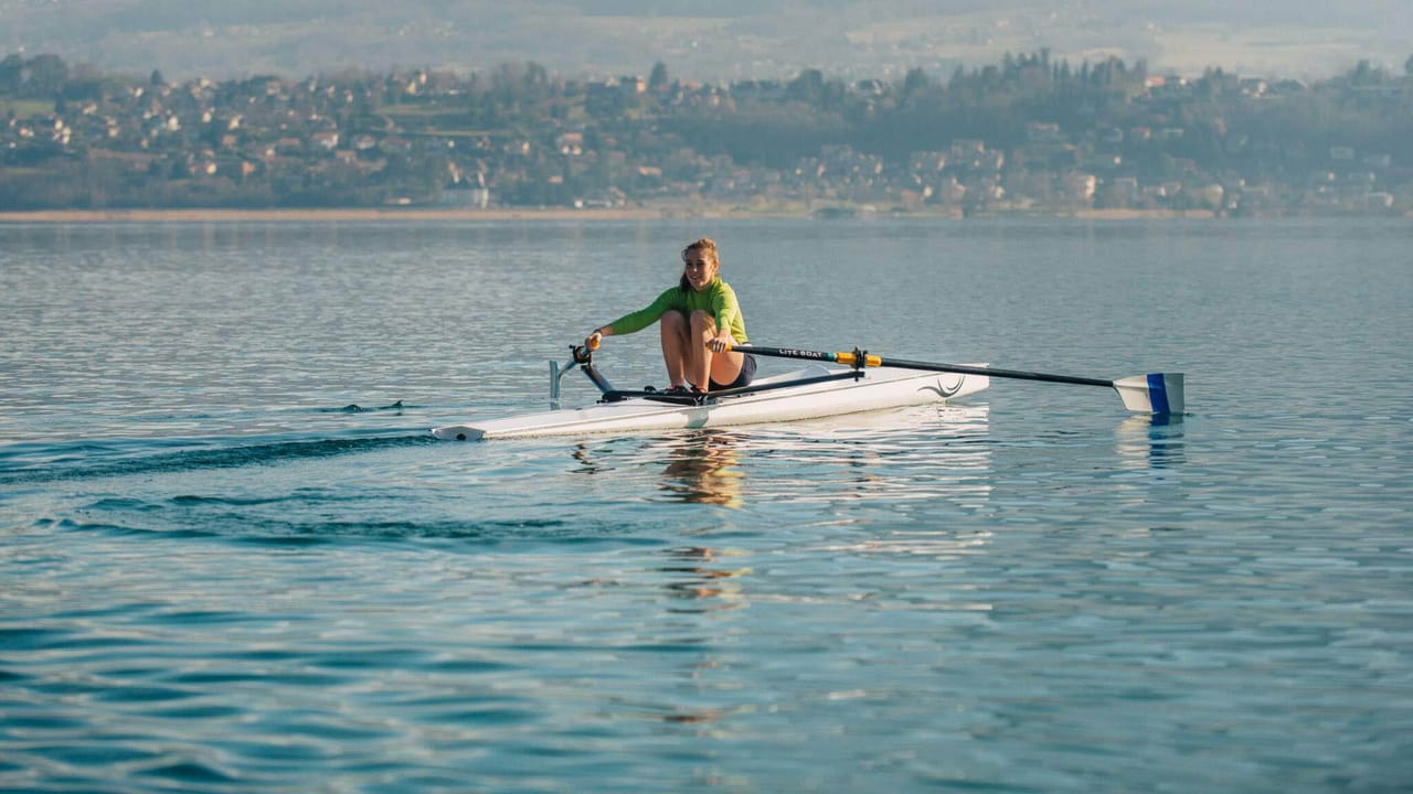 Liteboat LiteRIVER in voga su acqua calma