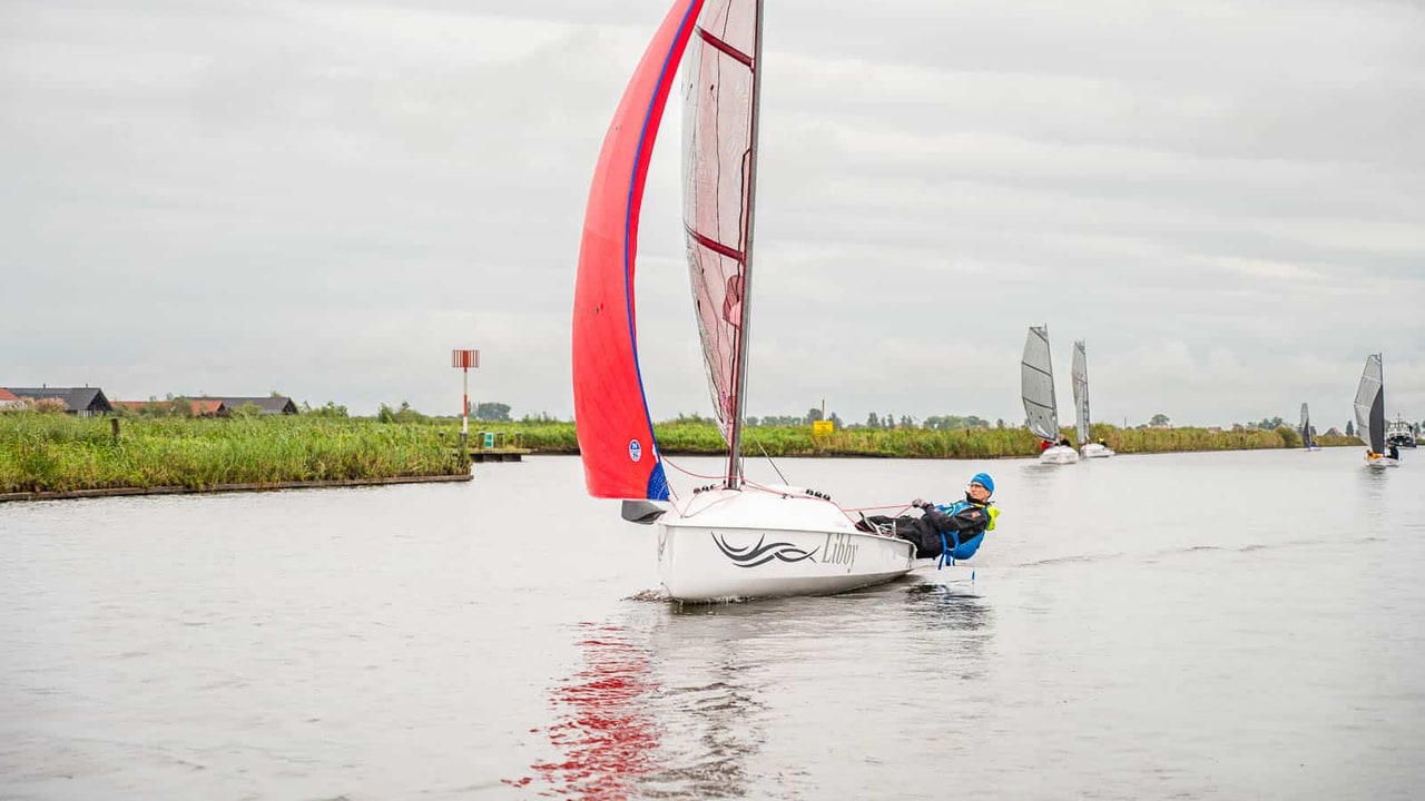 Liteboat XP20 con gennaker su acqua interna