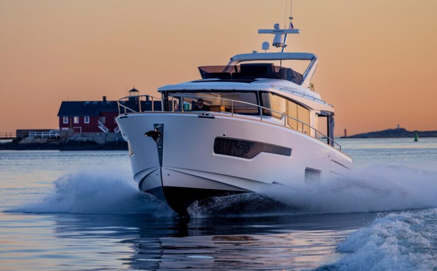 Nimbus 495 Flybridge in navigazione visto di prua