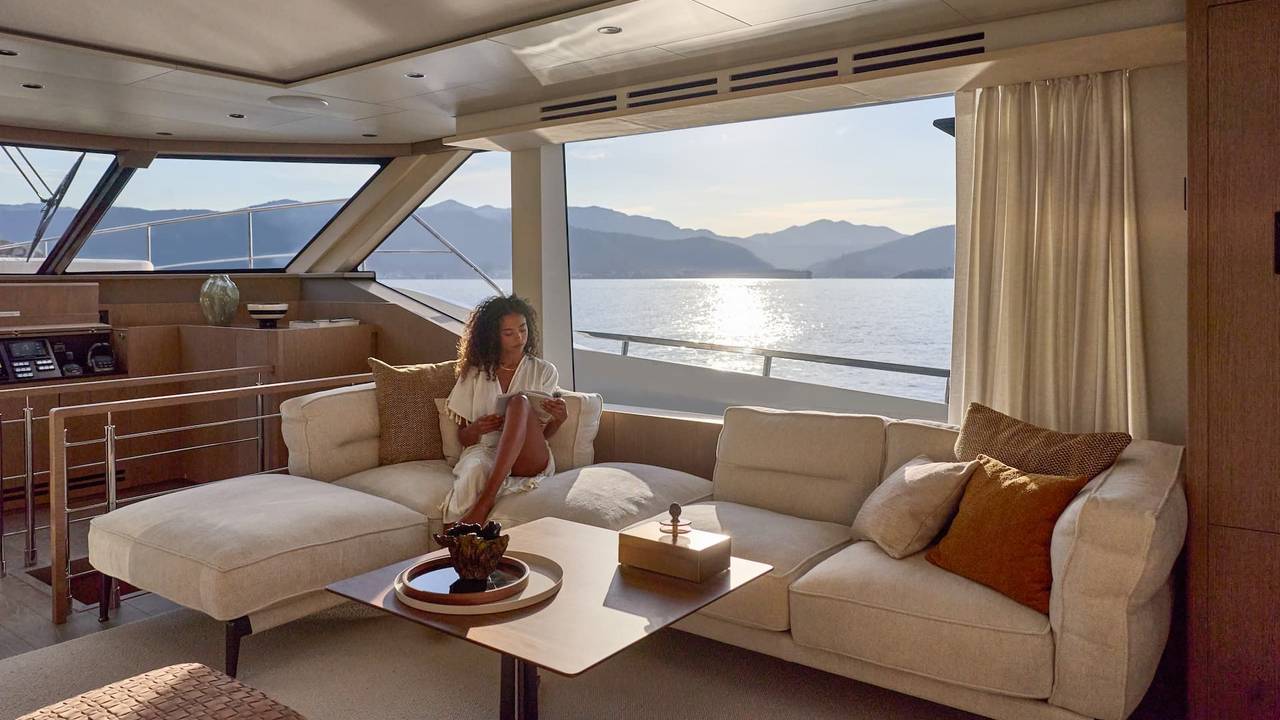 Salone panoramico del Prestige M7