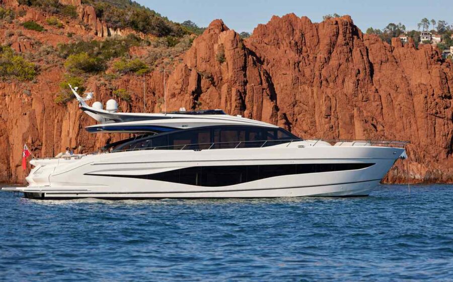 Princess S80 in navigazione vista laterale