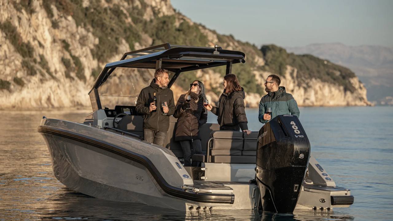 Pozzetto del RAND Roamer 29 con equipaggio