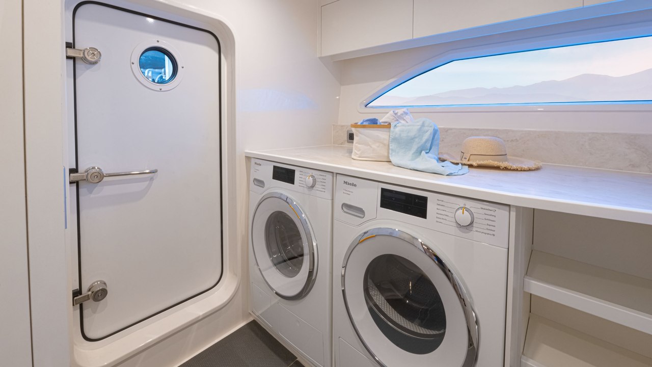 Local utilities of the Riviera 6200 Sport Yacht