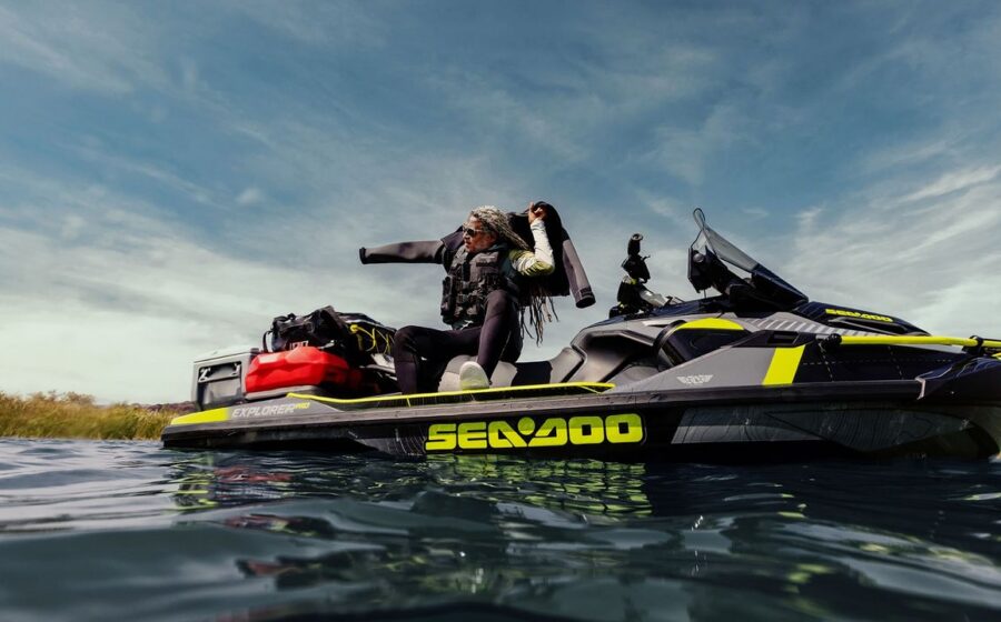 Sea-Doo Explorer Pro in sosta durante un’uscita