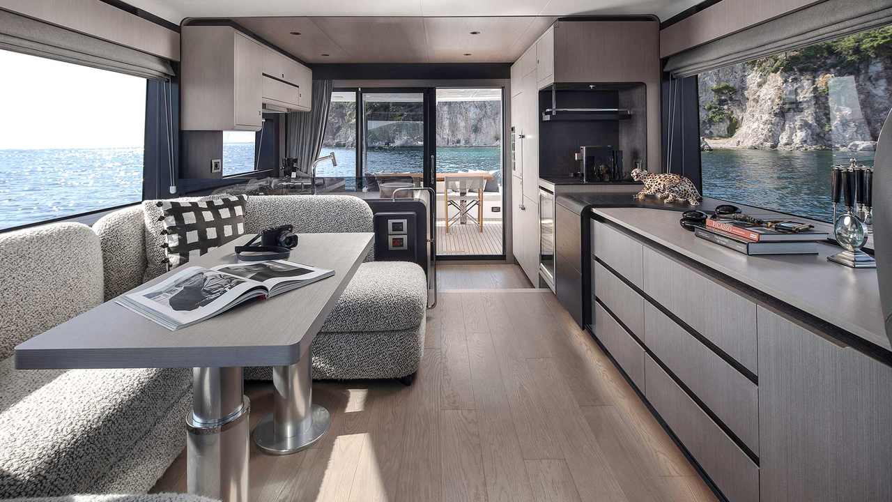 Salone del Sirena 60