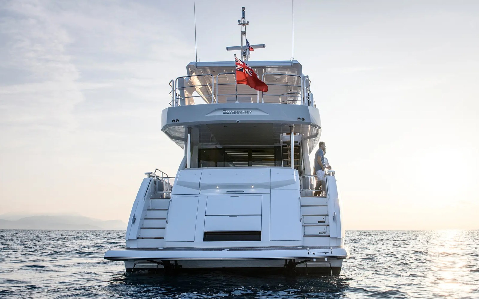 Sunseeker 76 Yacht: flybridge da 32 nodi con beach club e quattro cabine — fotografia 8