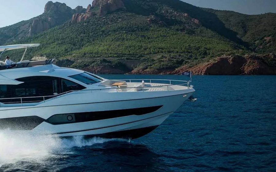 Sunseeker 76 Yacht: flybridge da 32 nodi con beach club e quattro cabine — fotografia 1