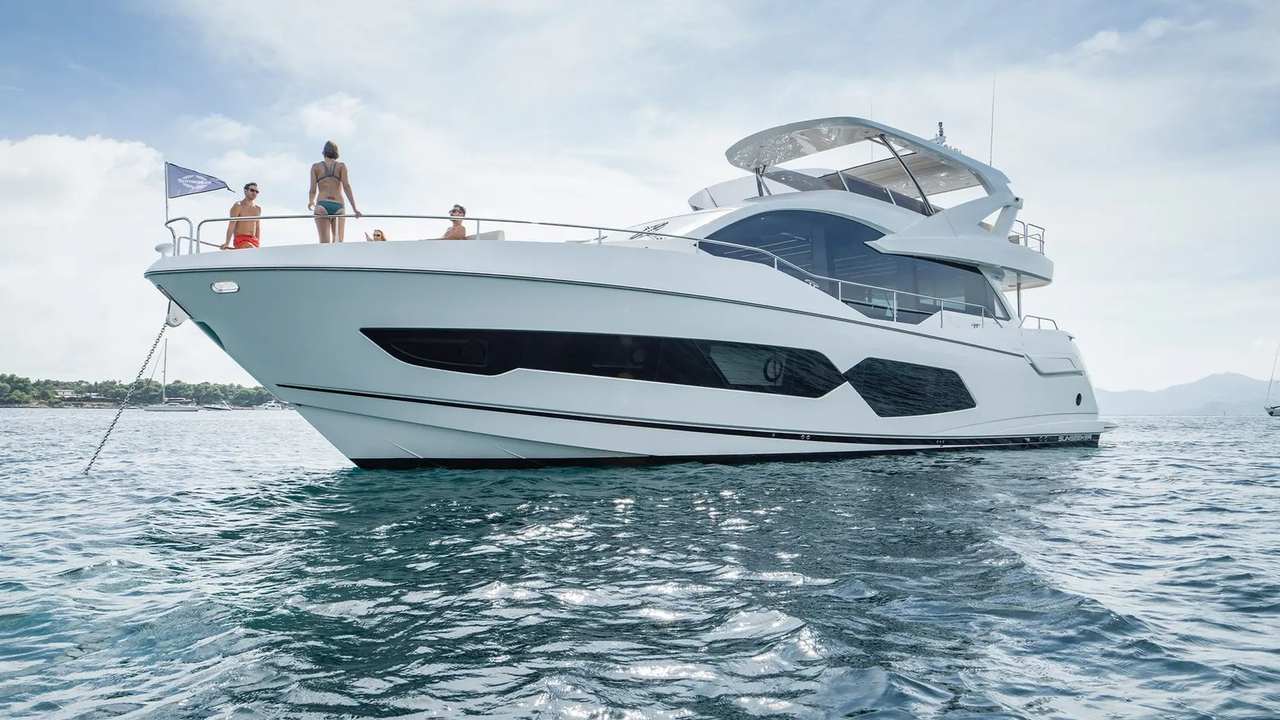 Sunseeker 76 Yacht: 32 noeuds flybridge avec club de plage et quatre cabines — photo 10
