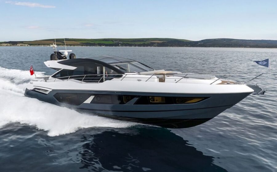 Sunseeker Predator 75 em navega&ccedil;&atilde;o