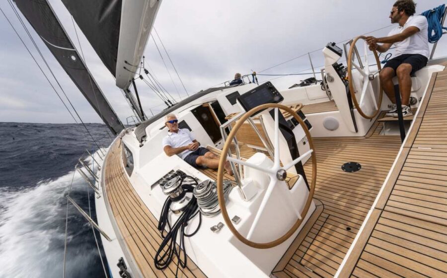Postazione di governo dell’X-Yachts Xc 47