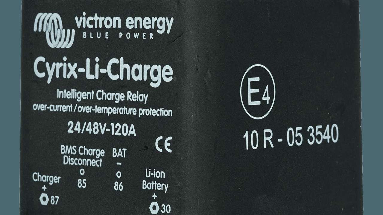 Diagnosi separatore batterie Victron Argo in barca 2