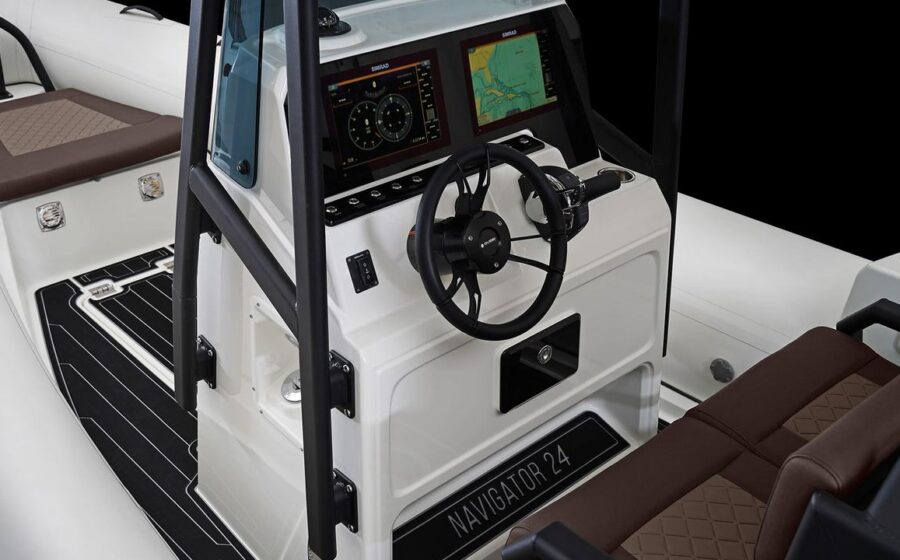 Plancia del BRIG Navigator 24