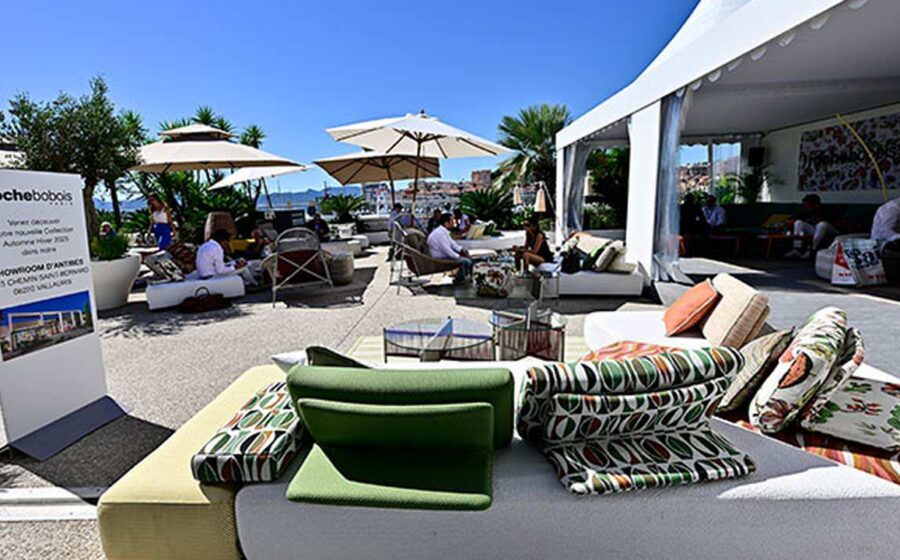 Besucherlounge auf dem Cannes Yachting Festival