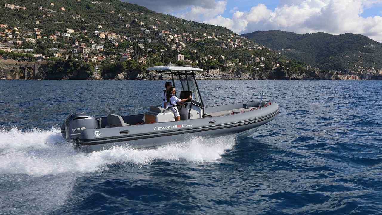 Tempest 750 Sport di tre quarti
