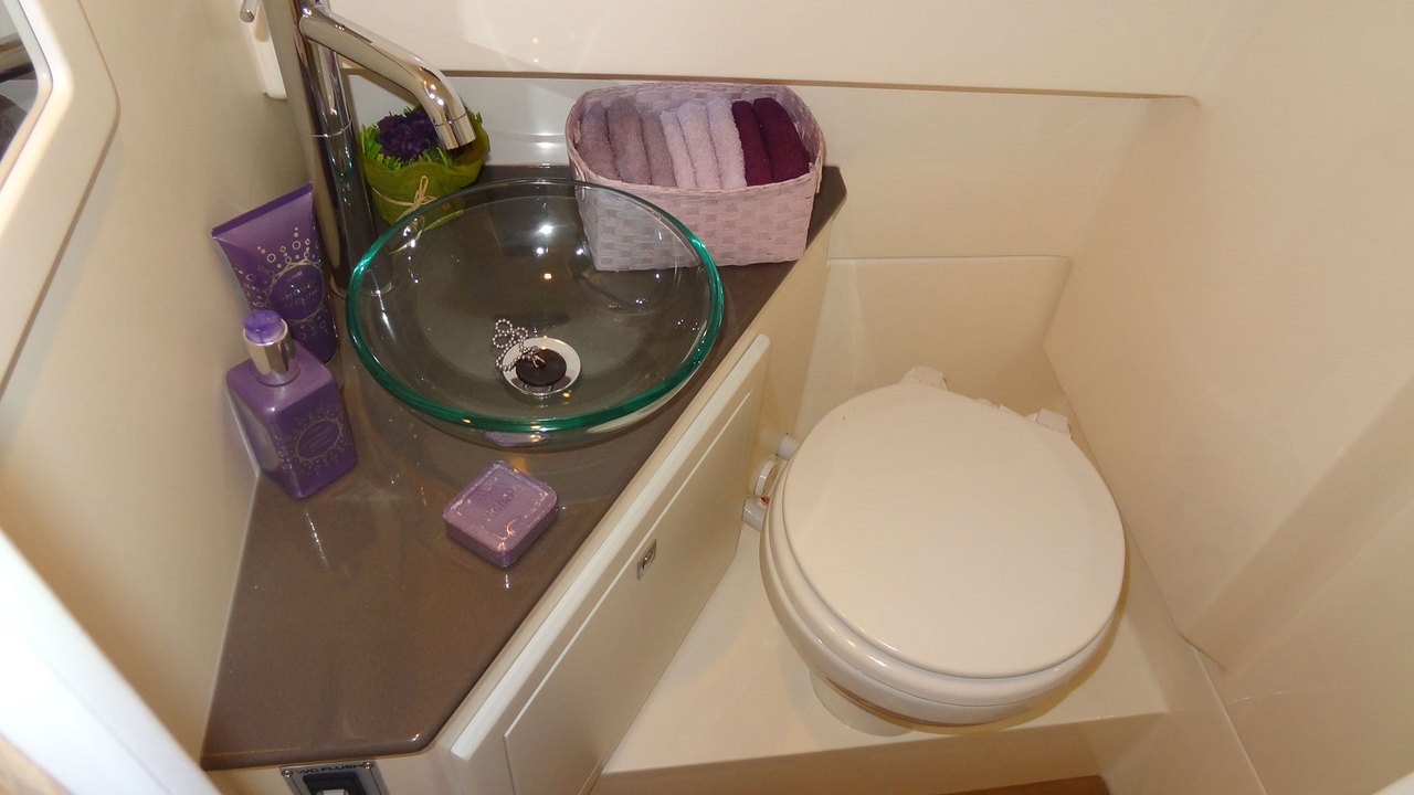 Toilette del Capelli Tempest 850 WA