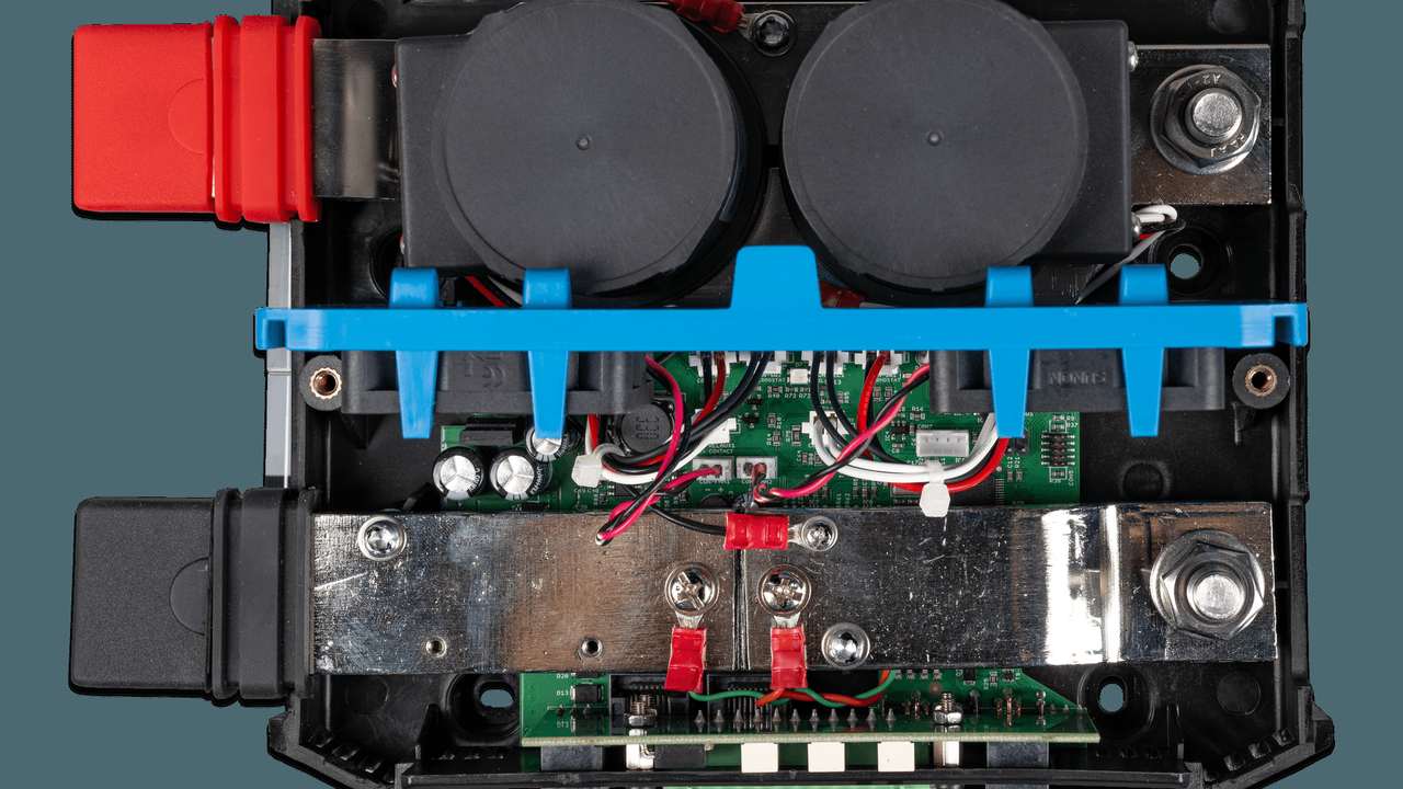 Diagnosi distribuzione DC Victron Lynx in barca 2