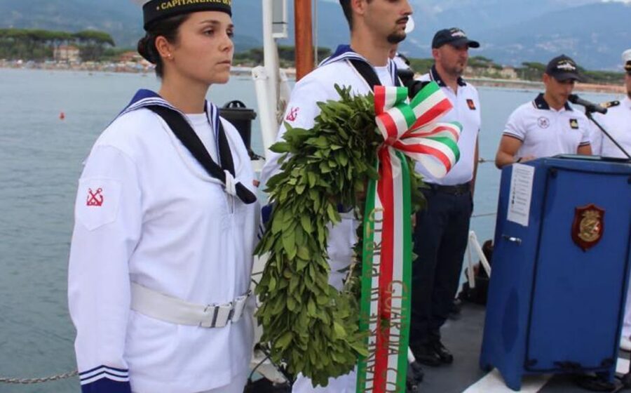 Personale della Guardia Costiera durante una cerimonia istituzionale