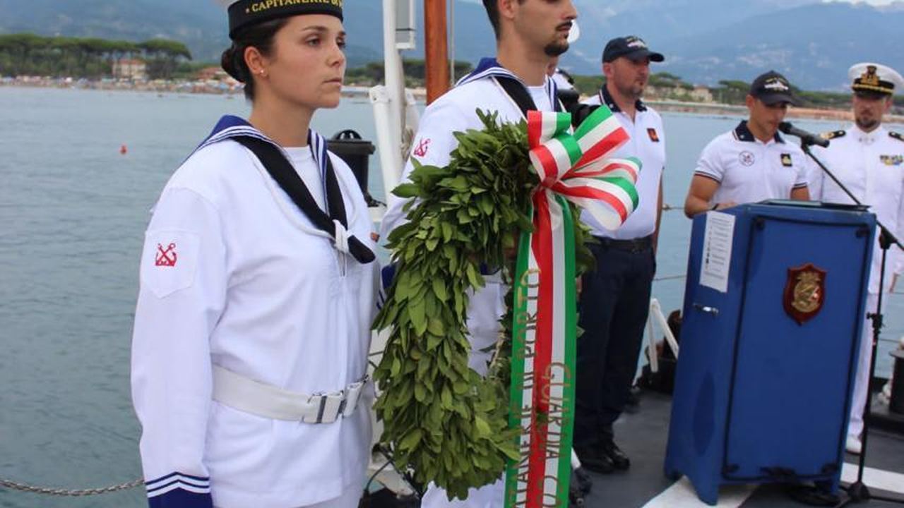Personale della Guardia Costiera durante una cerimonia istituzionale