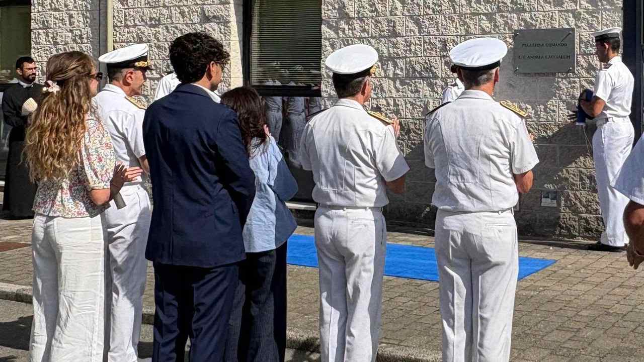 Base aeromobili della Guardia Costiera e mezzi di servizio