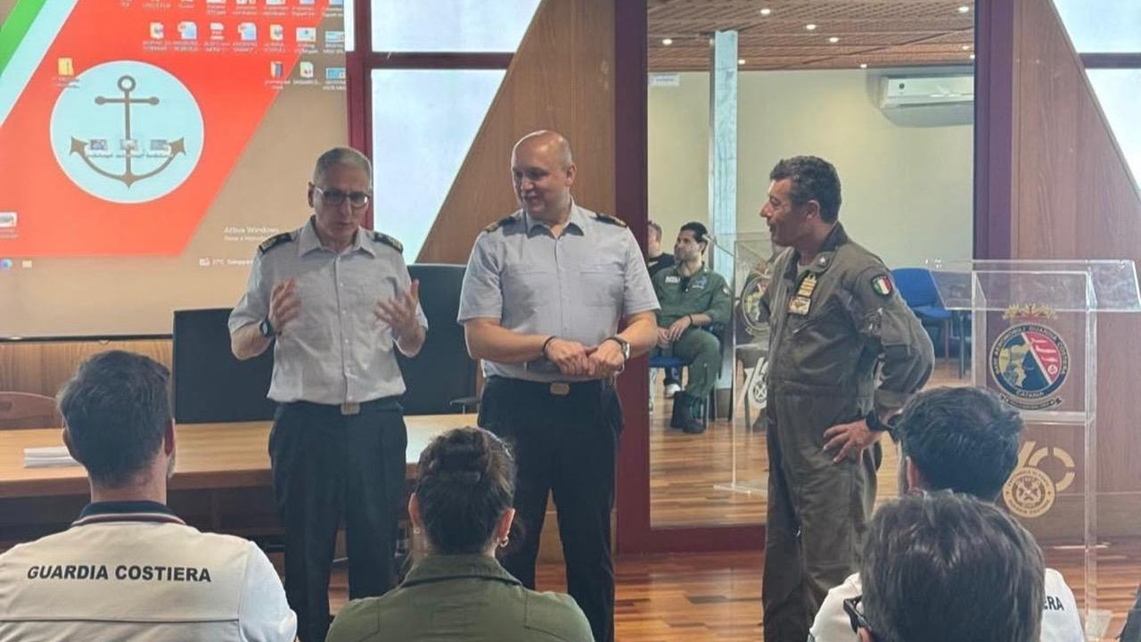 Sessione formativa con personale della Guardia Costiera e dell'Aeronautica