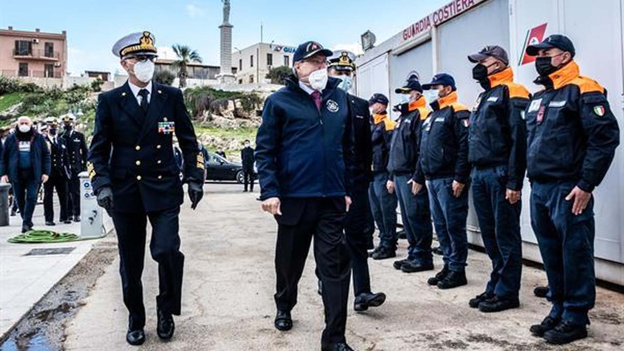 Personale della Guardia Costiera e di altri corpi