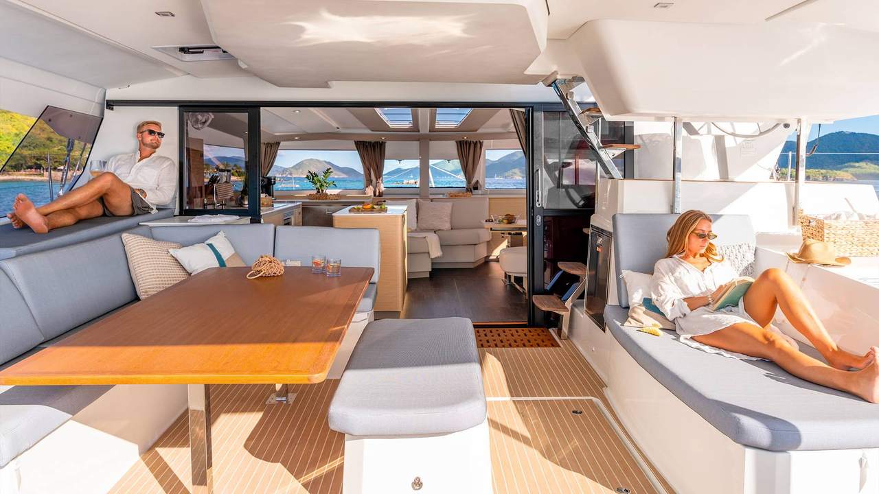 Salone del Fountaine Pajot FP51