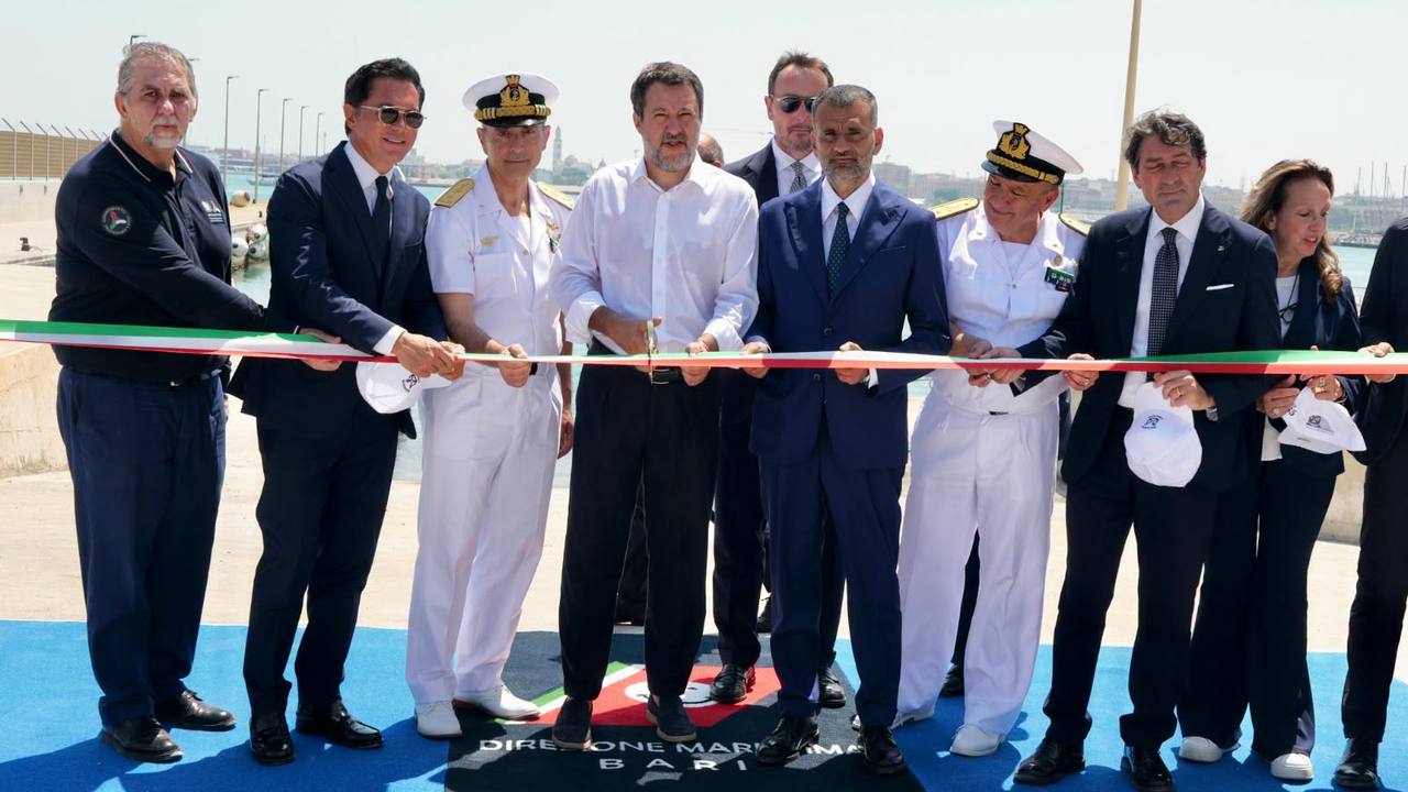 Operazione marittima della Guardia Costiera lungo la costa