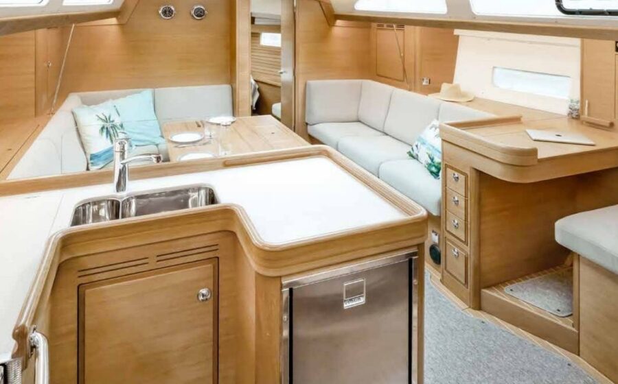 Hallberg-Rassy 400 Square