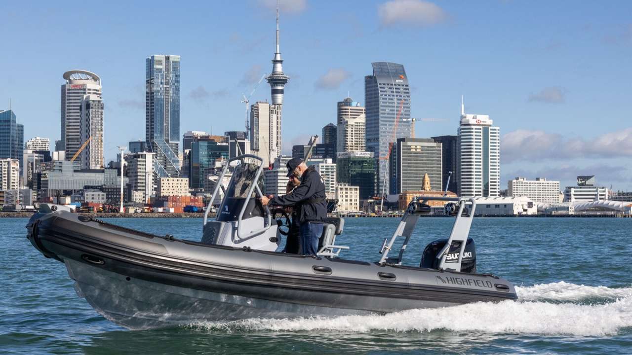 Highfield Patrol 600 in navigazione urbana