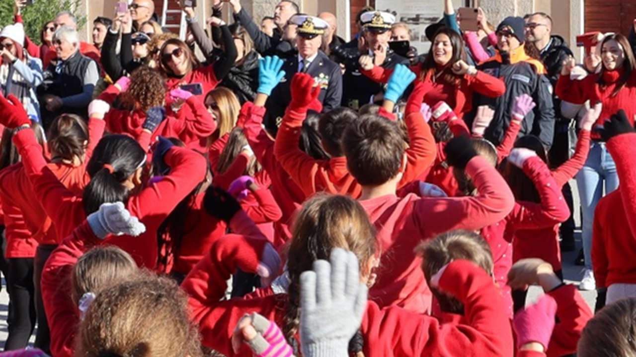 Attività di vigilanza della Guardia Costiera lungo la costa