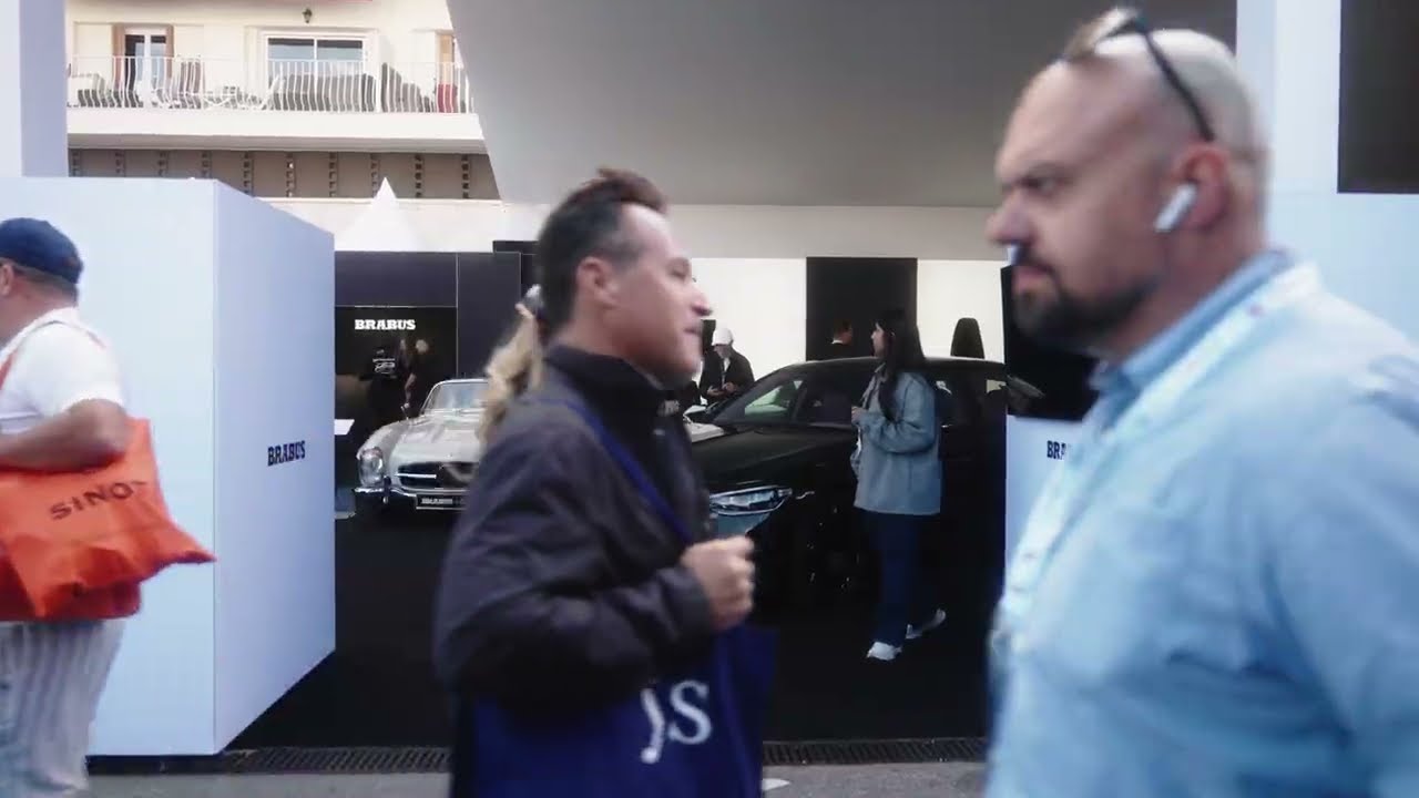 Corridoio espositivo del Monaco Yacht Show
