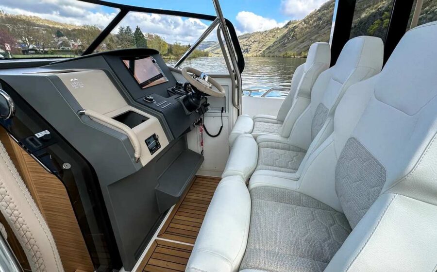 Plancia del Nimbus Sport Tender 42